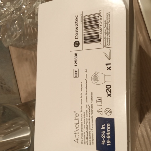 Brand New: Convatec ostomy all-in-one ostomy bags - Picture 2 of 2